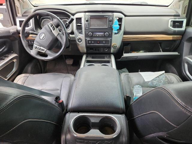  NISSAN TITAN 2016 Srebrny
