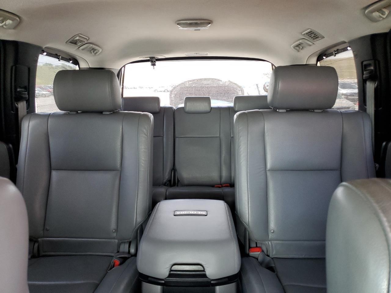2010 Toyota Sequoia Platinum VIN: 5TDDW5G17AS037511 Lot: 63611025