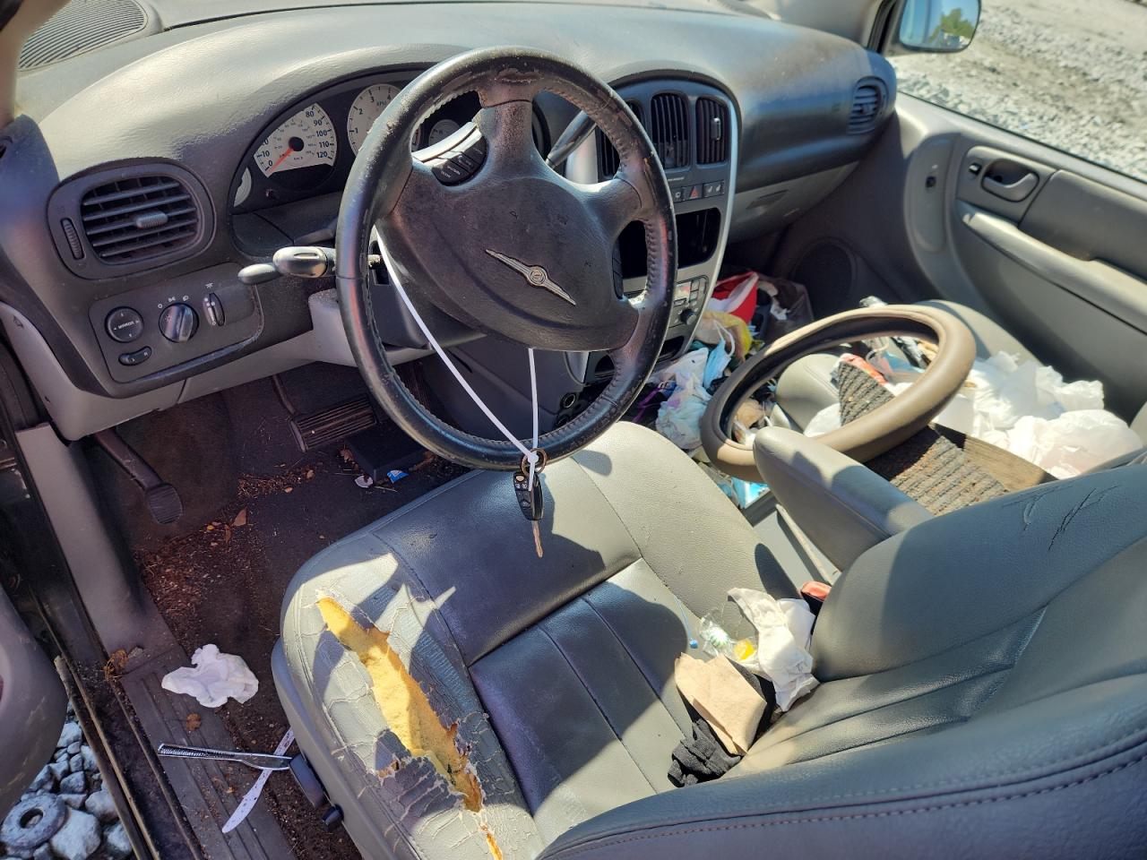 2005 Chrysler Town & Country Touring VIN: 2C4GP54L85R571387 Lot: 63493275