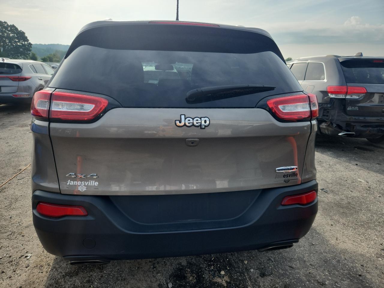 2016 Jeep Cherokee Latitude VIN: 1C4PJMCS7GW332072 Lot: 65058515