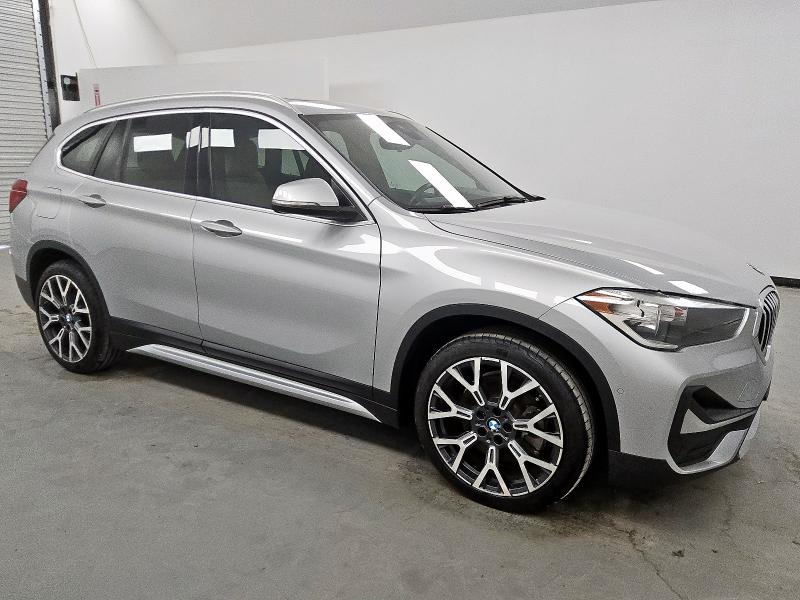  BMW X1 2021 Srebrny