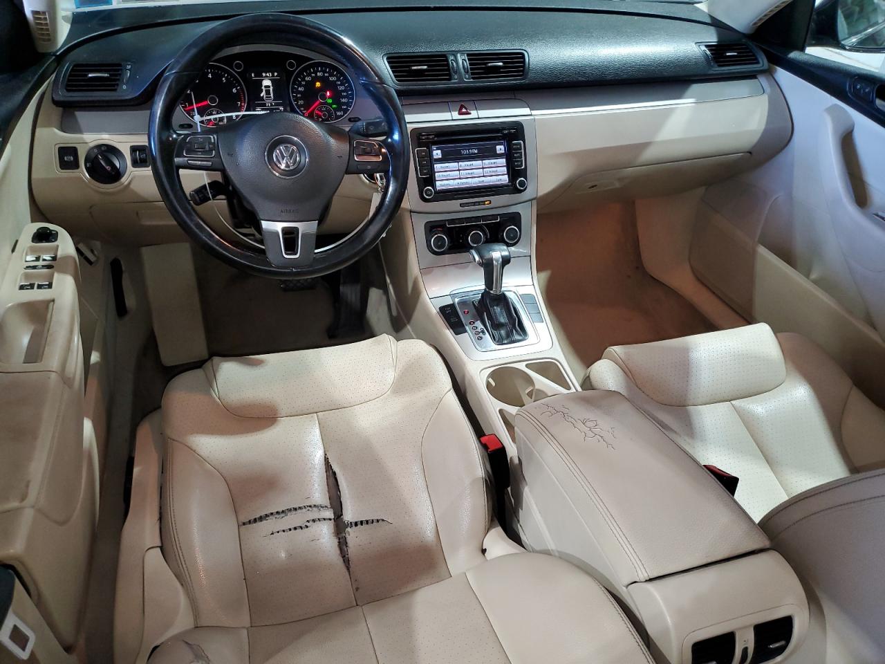 2010 Volkswagen Passat Komfort VIN: WVWJM7AN1AE068033 Lot: 65315545