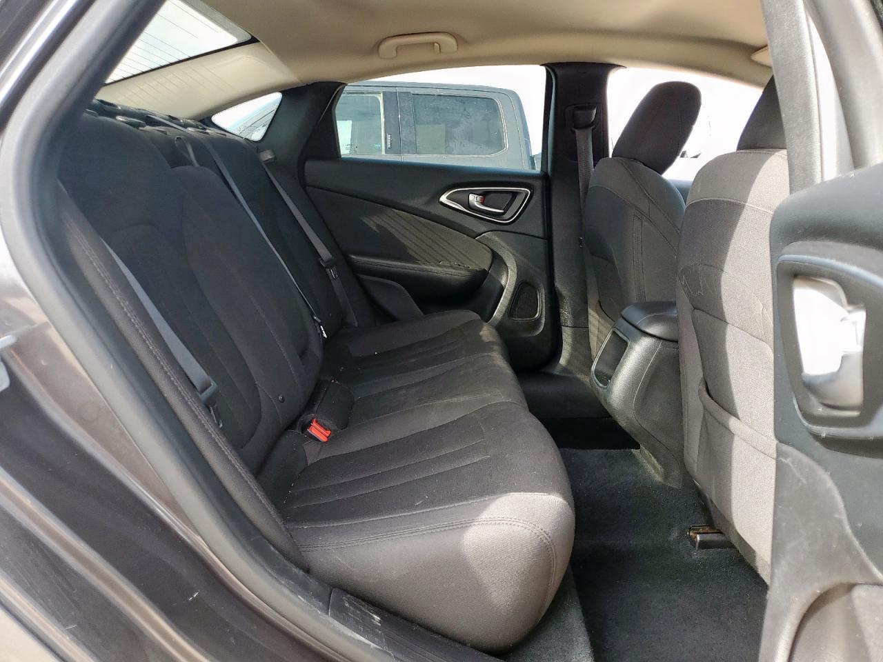 2015 Chrysler 200 Limited VIN: 1C3CCCAB2FN748030 Lot: 63711365
