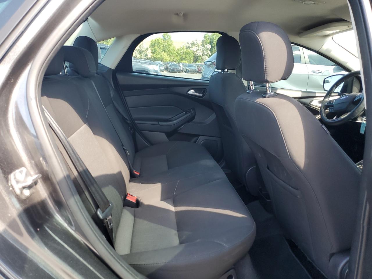 2016 Ford Focus Se VIN: 1FADP3F27GL208950 Lot: 63556275