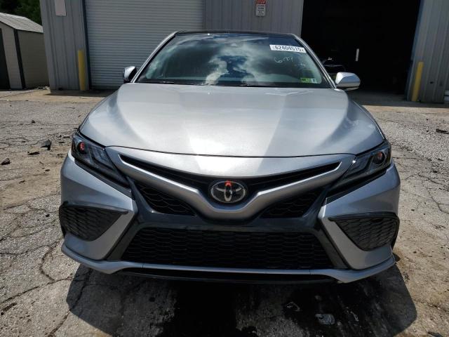  TOYOTA CAMRY 2022 Серебристый