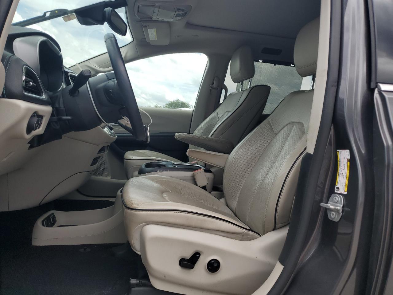 2018 Chrysler Pacifica Hybrid Limited VIN: 2C4RC1N76JR359399 Lot: 63748405