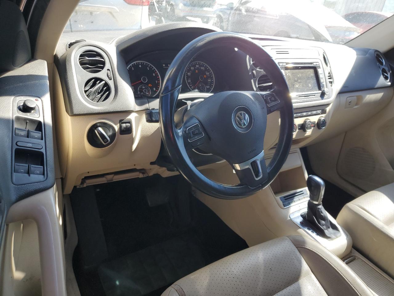 2015 Volkswagen Tiguan S VIN: WVGAV7AX5FW614683 Lot: 62760895