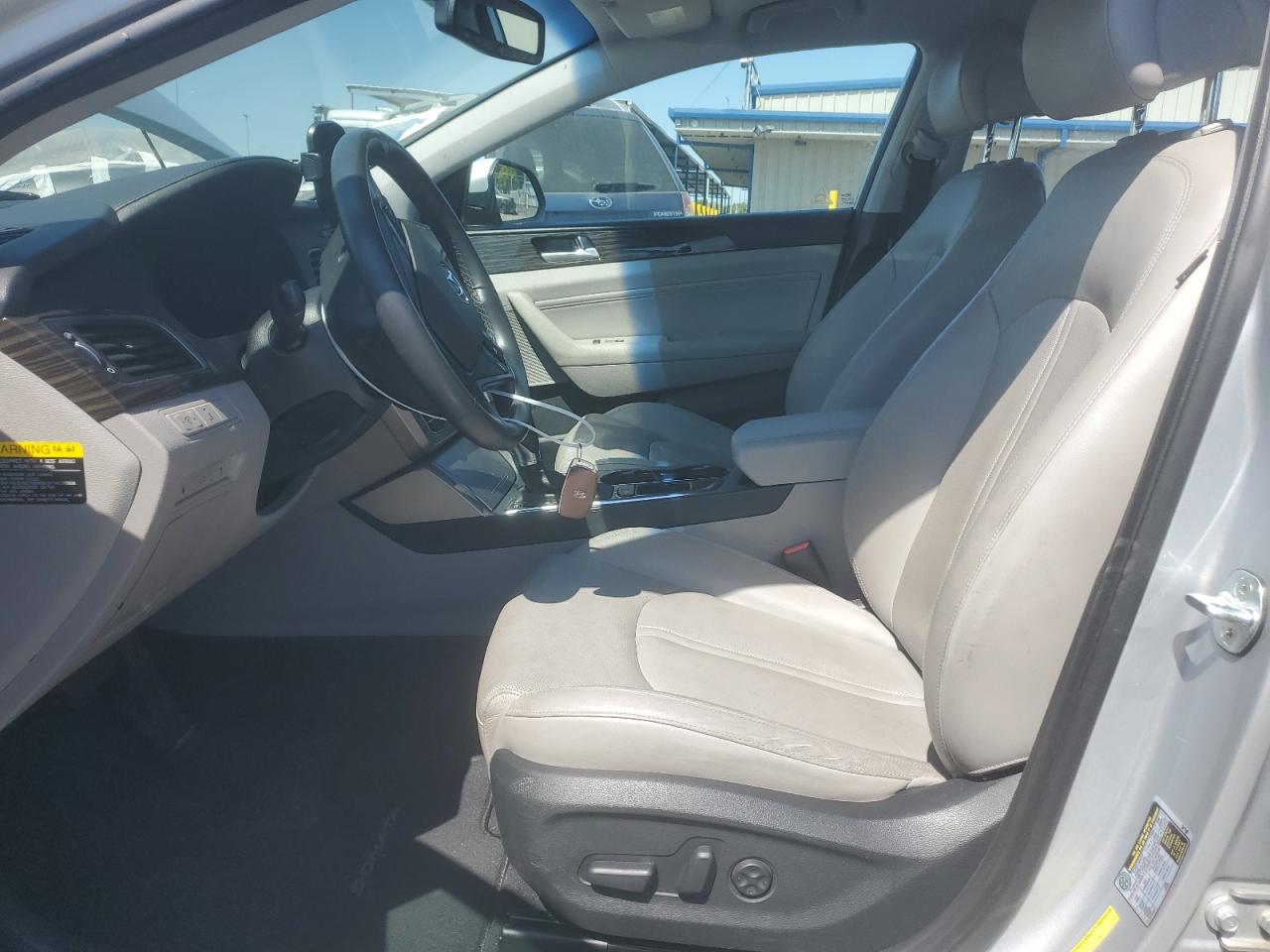 2017 Hyundai Sonata Hybrid VIN: KMHE34L34HA064327 Lot: 65473385