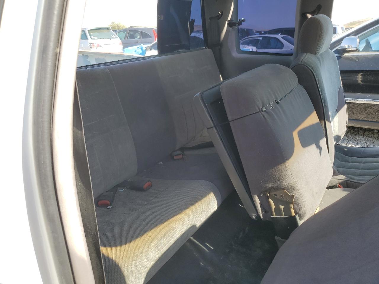 1995 Dodge Ram 2500 VIN: 3B7KC23W0SM135748 Lot: 63104715