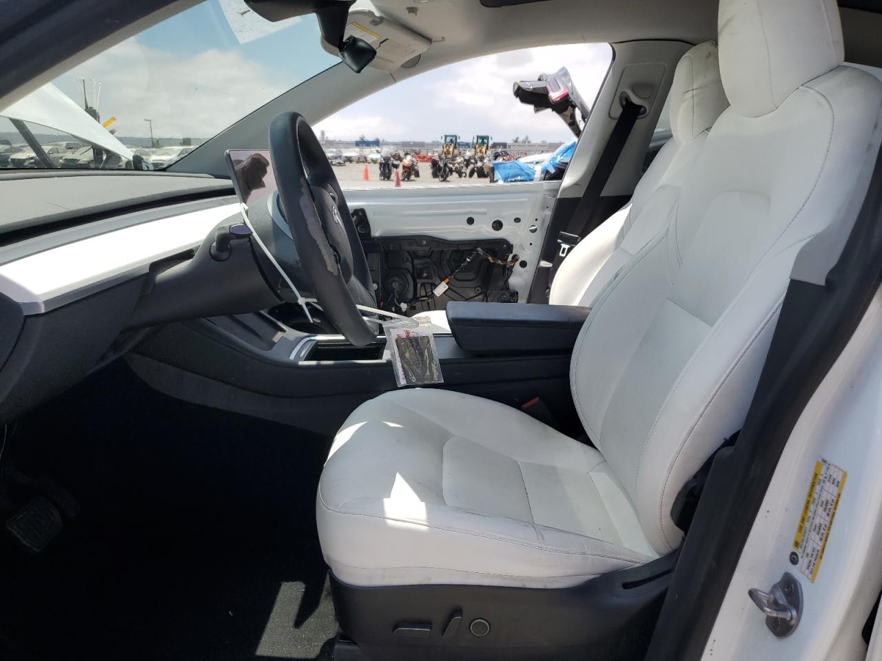 5YJYGAEE0MF178975 2021 Tesla Model Y