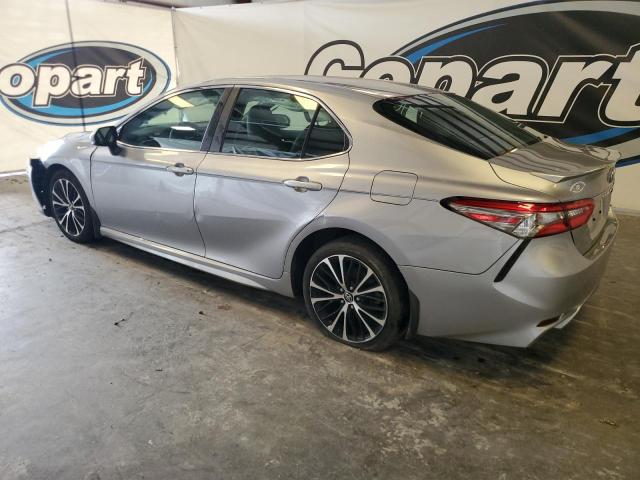  TOYOTA CAMRY 2018 Srebrny