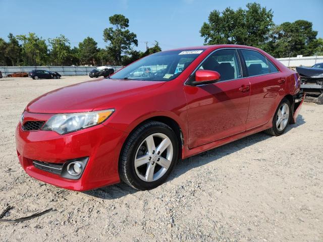  TOYOTA CAMRY 2014 Czerwony