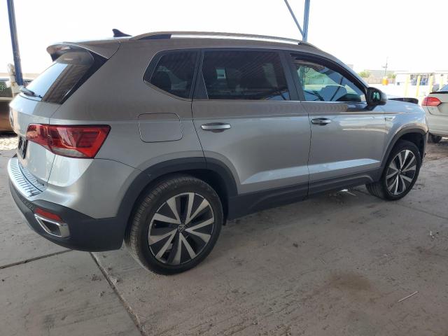  VOLKSWAGEN TAOS SE 2023 Srebrny