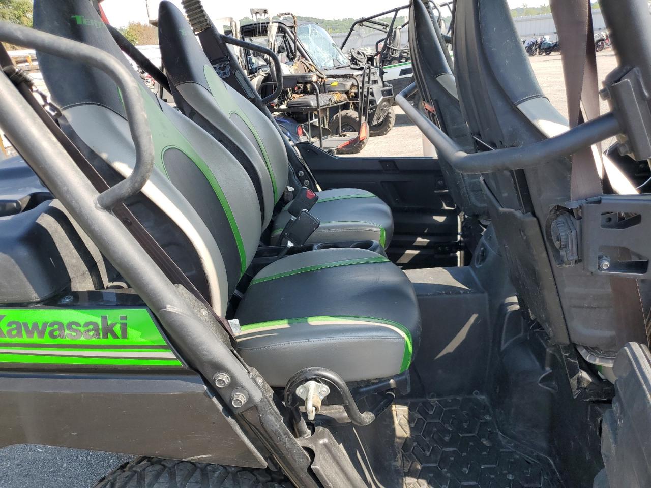 jkbrtcf15hb501729 JKBRTCF15HB501729 2017 Kawasaki Krt800 F