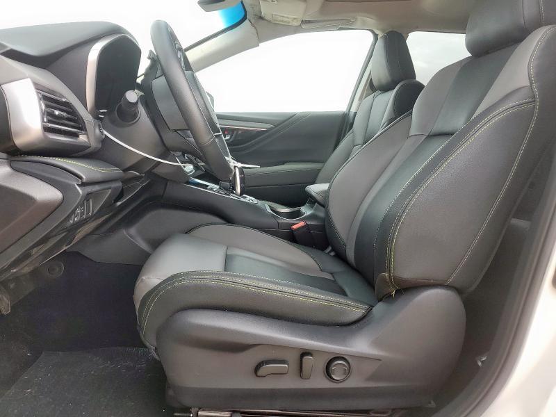  SUBARU OUTBACK 2024 White