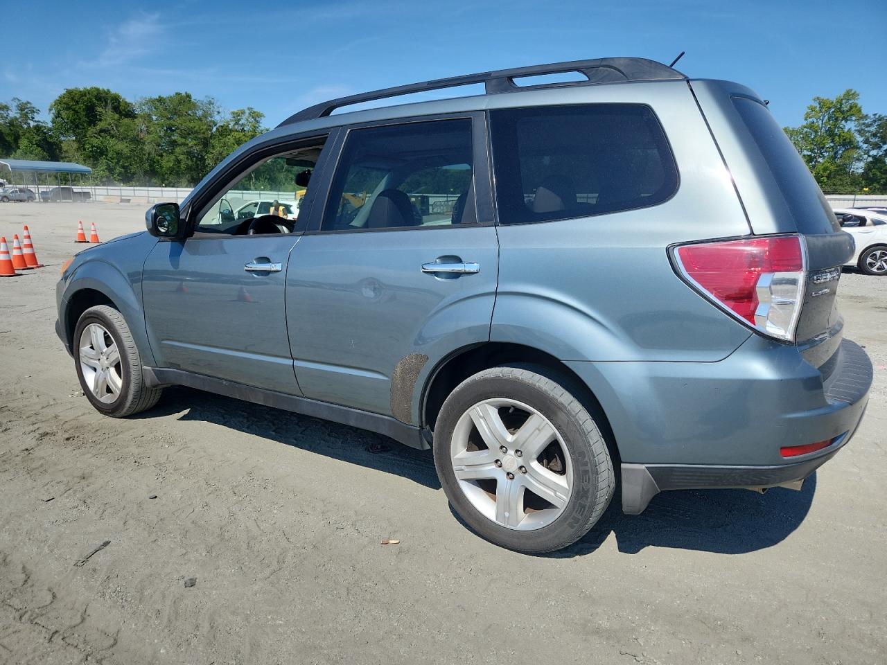 2010 Subaru Forester 2.5X Limited VIN: JF2SH6DCXAH757937 Lot: 67010395