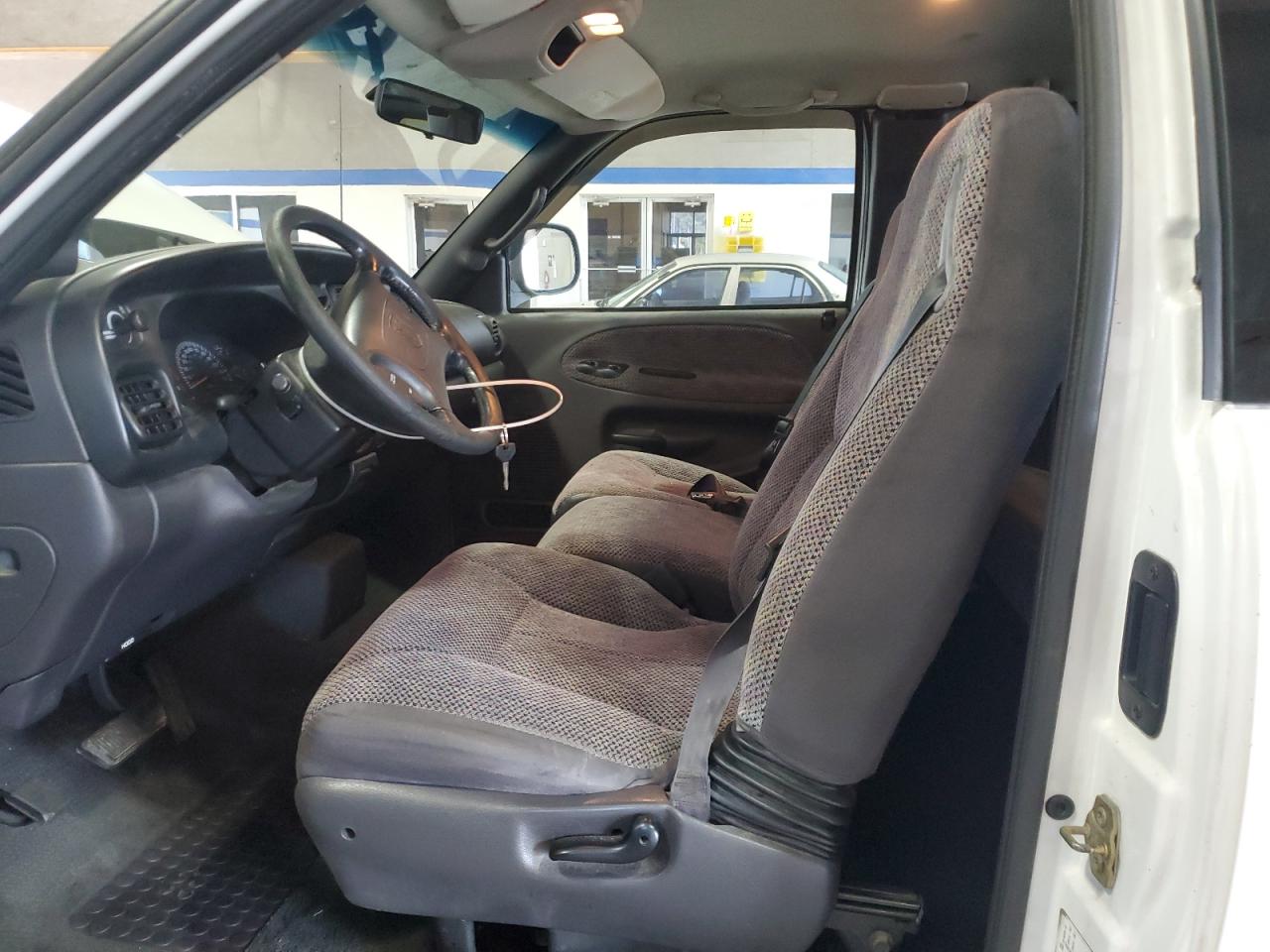 1998 Dodge Ram 1500 VIN: 3B7HC13Y0WG135758 Lot: 63700805