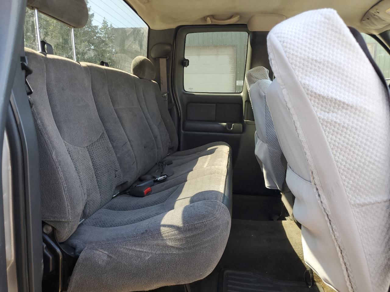 2005 Chevrolet Silverado C2500 Heavy Duty VIN: 1GCHC29U55E114775 Lot: 65018165