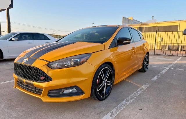 Hatchbacks FORD FOCUS 2016 Yellow
