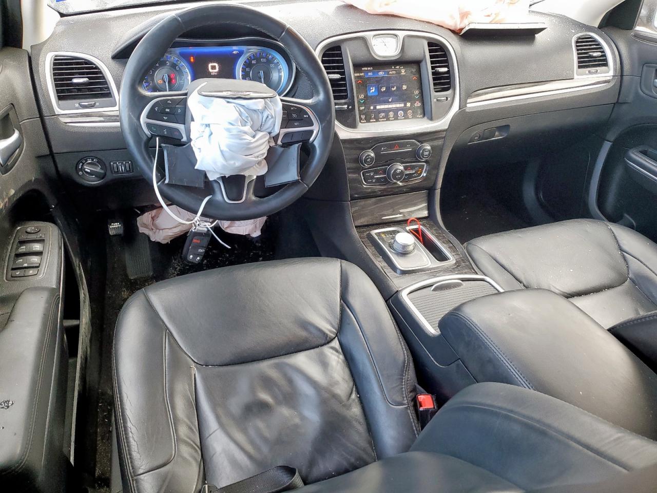 2015 Chrysler 300 Limited VIN: 2C3CCAAG4FH904450 Lot: 63690915