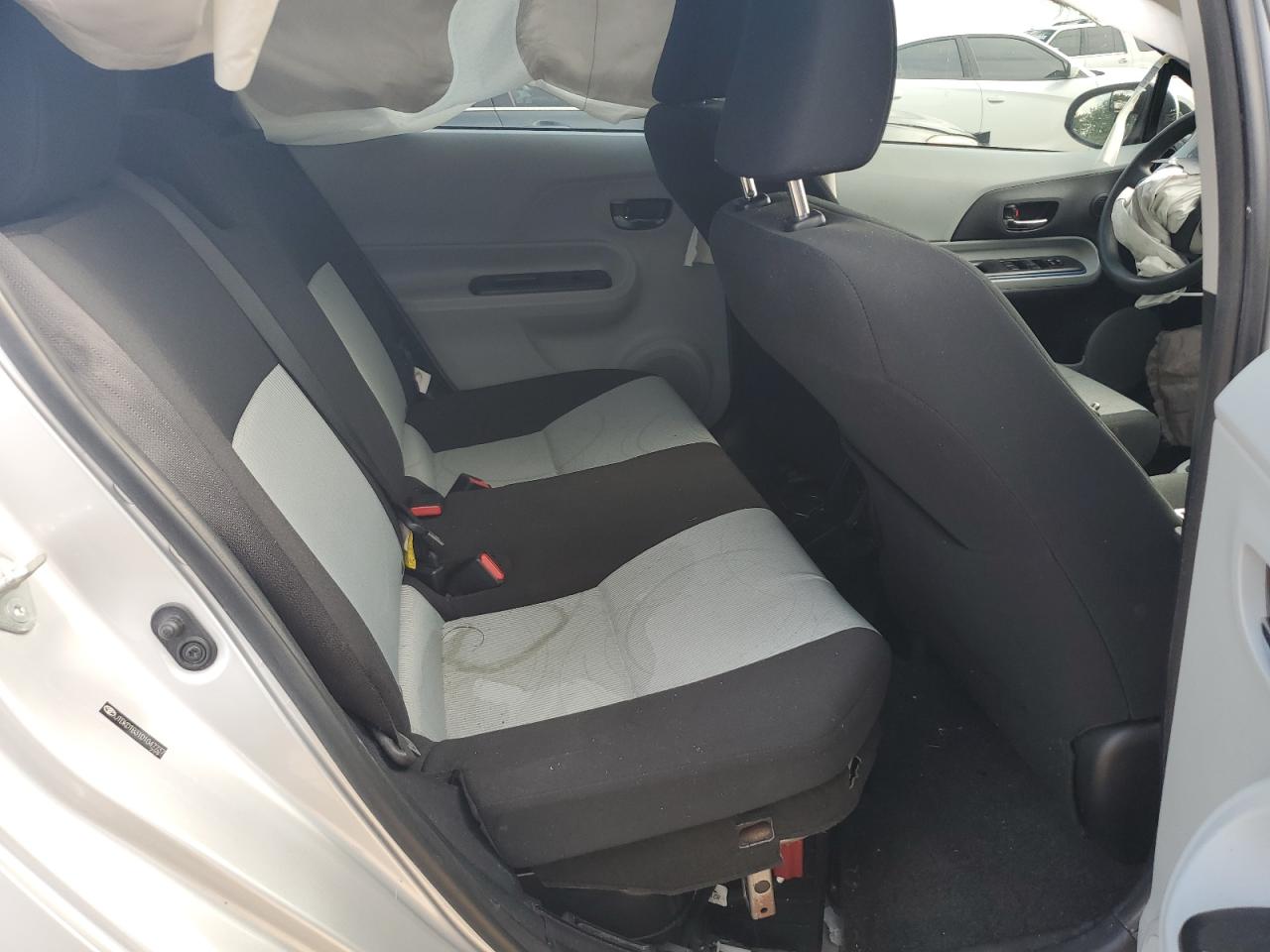 2013 Toyota Prius C VIN: JTDKDTB31D1047737 Lot: 62526675