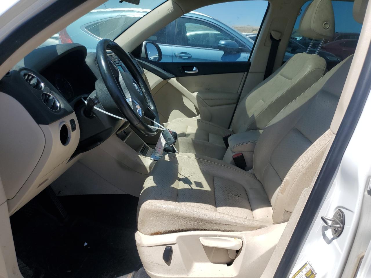 2012 Volkswagen Tiguan S VIN: WVGBV7AX8CW587916 Lot: 64815775
