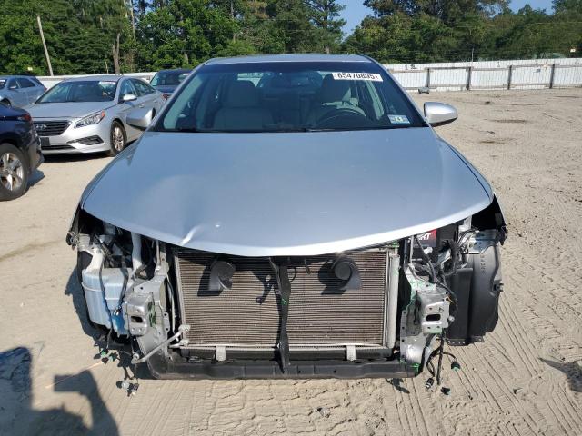  TOYOTA CAMRY 2014 Srebrny