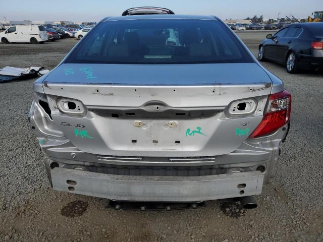 TOYOTA CAMRY 2014 Srebrny