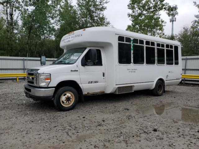 2016 Ford Econoline E450 Super Duty Cutaway Van  