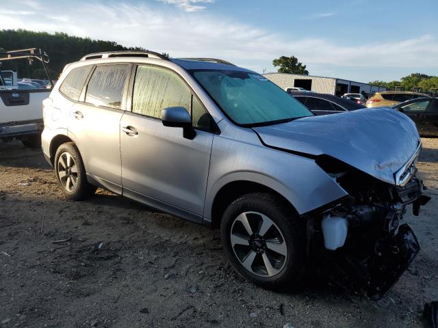 SUBARU FORESTER 2017 Silver