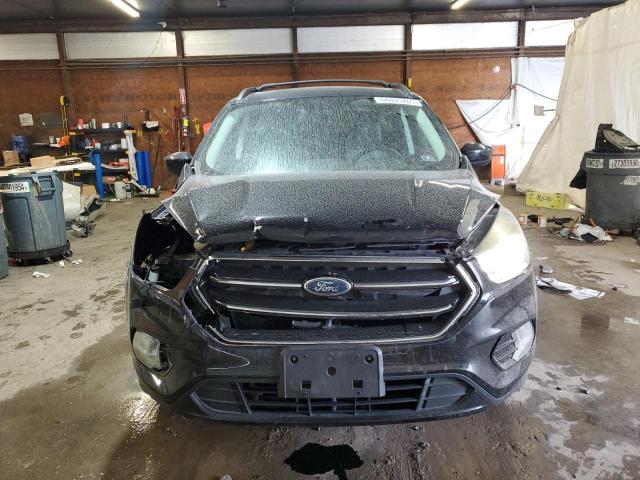 FORD ESCAPE 2017 Czarny