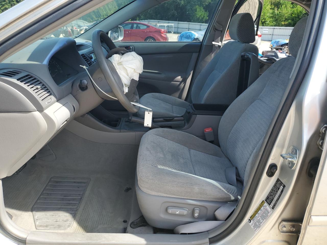 2004 Toyota Camry Le VIN: 4T1BE32K64U827408 Lot: 65544835