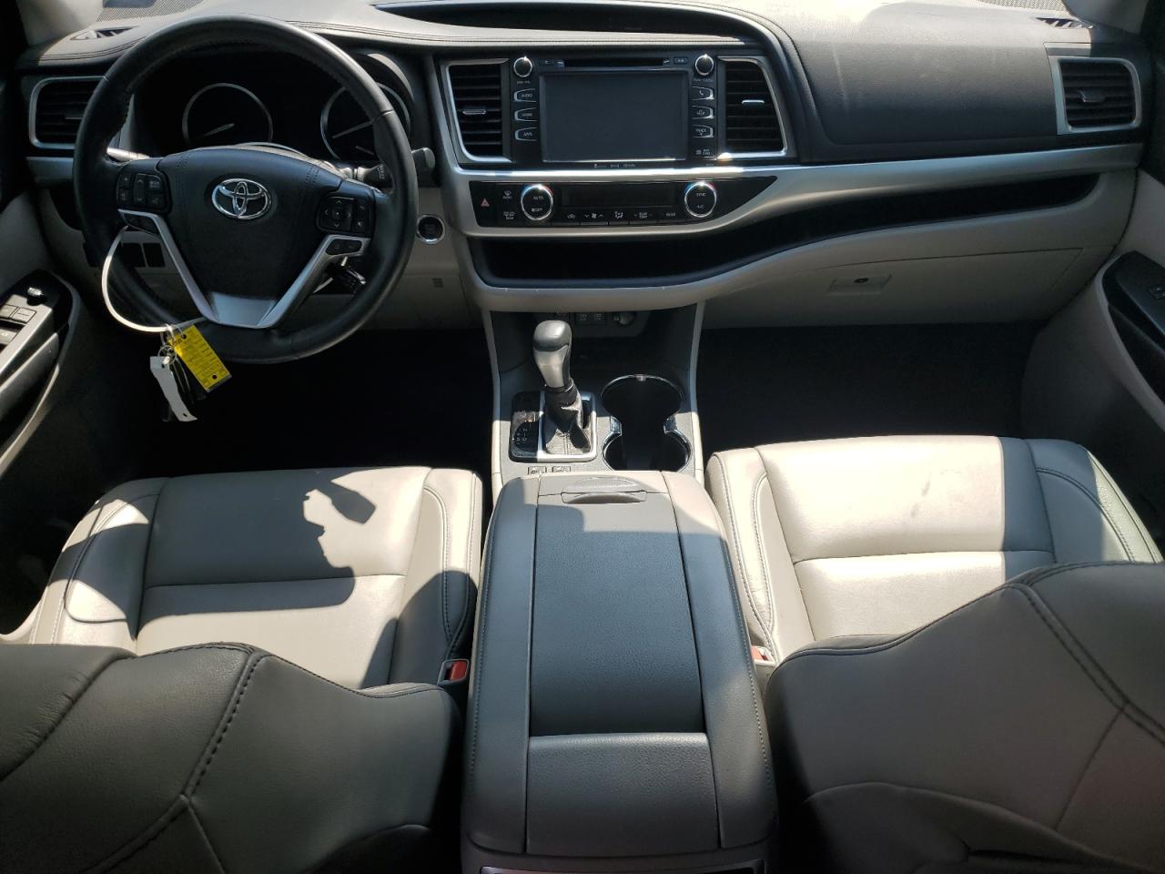 2018 Toyota Highlander Se VIN: 5TDKZRFH7JS533705 Lot: 66550945