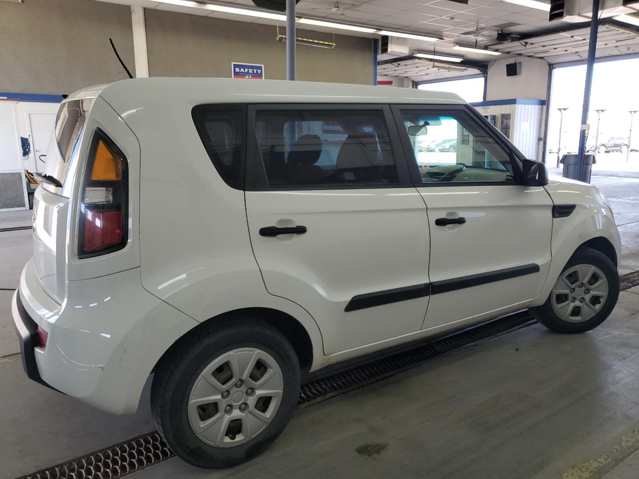 2011 Kia Soul VIN: KNDJT2A17B7714426 Lot: 66773575