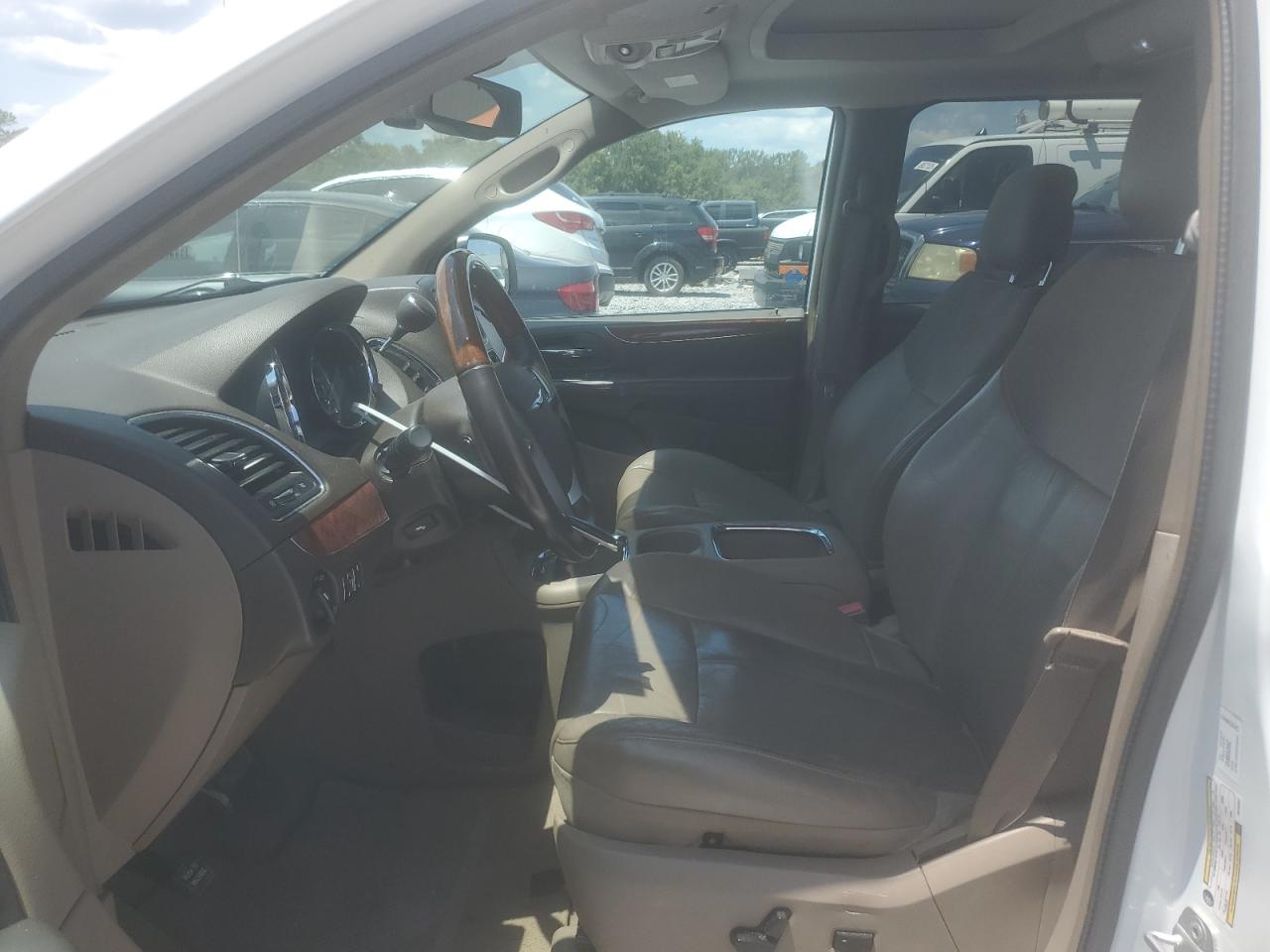 2014 Chrysler Town & Country Limited VIN: 2C4RC1GG2ER149241 Lot: 63380275