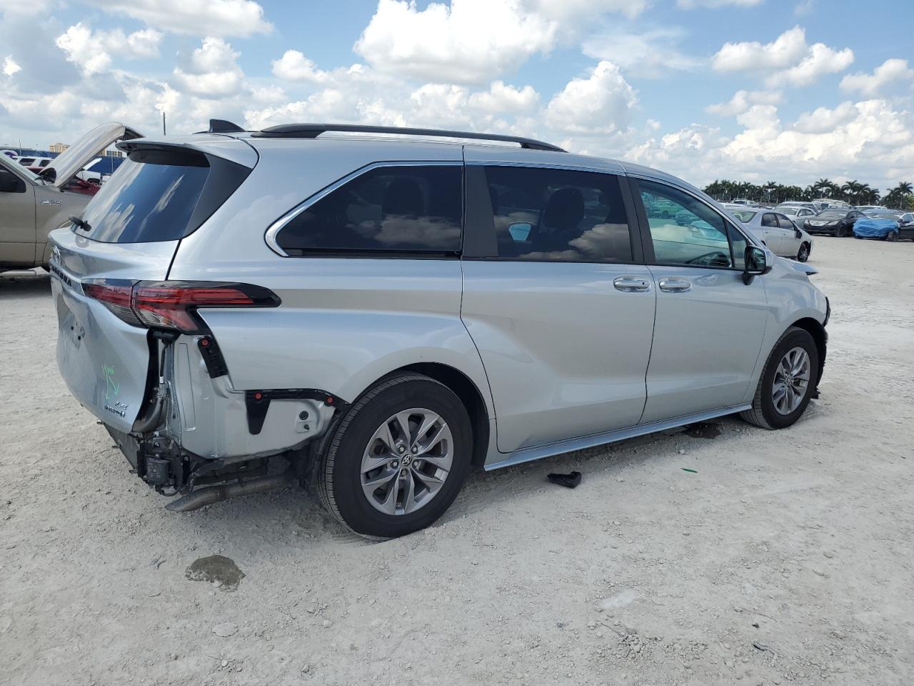 2022 Toyota Sienna Le VIN: 5TDKRKEC5NS124749 Lot: 66916915