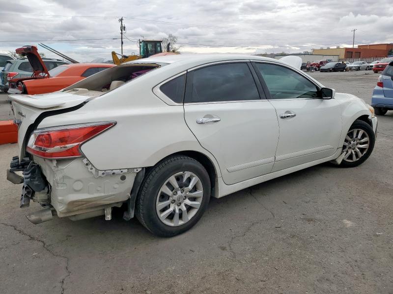  NISSAN ALTIMA 2015 Biały