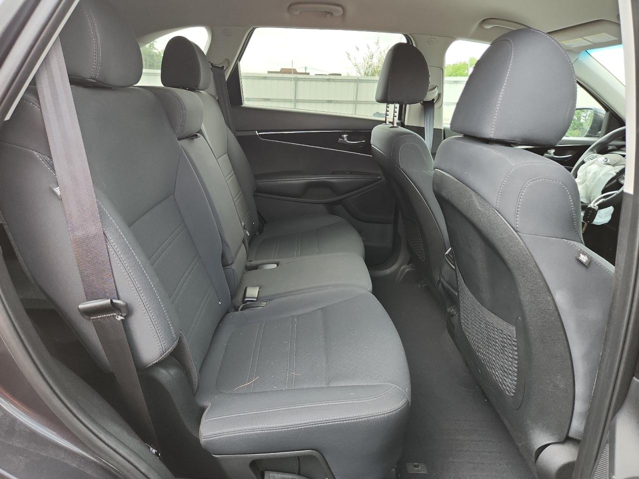 2019 Kia Sorento L VIN: 5XYPGDA32KG453043 Lot: 64890025