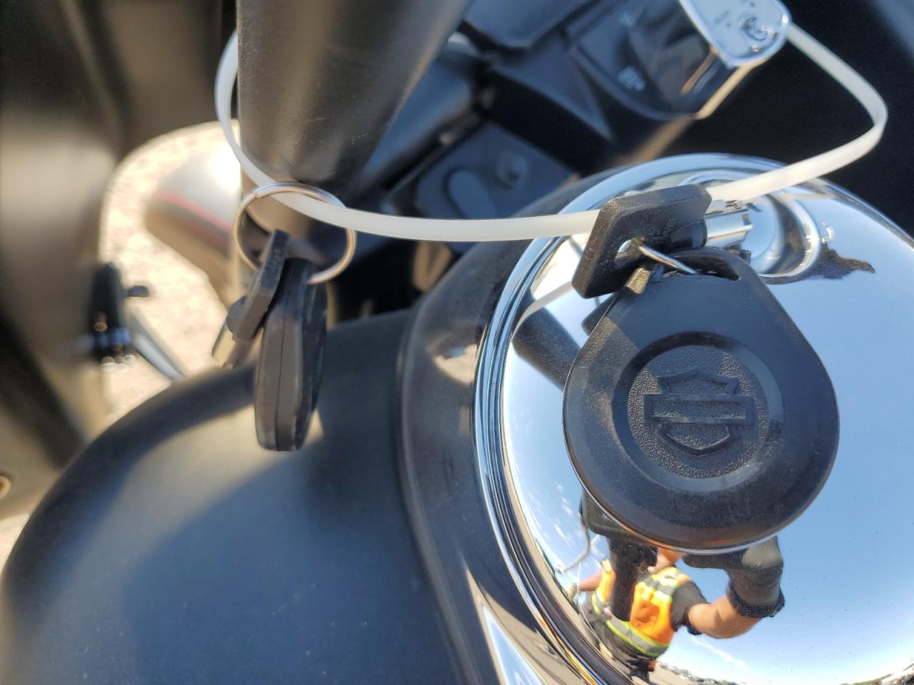 2013 Harley-Davidson Fltrx Road Glide Custom VIN: 1HD1KHM17DB632566 Lot: 63679905