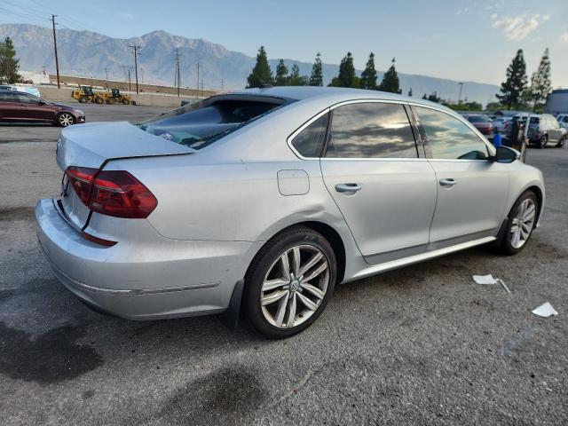  VOLKSWAGEN PASSAT 2017 Srebrny