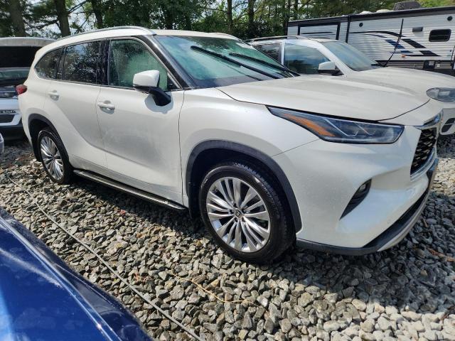  TOYOTA HIGHLANDER 2021 Biały