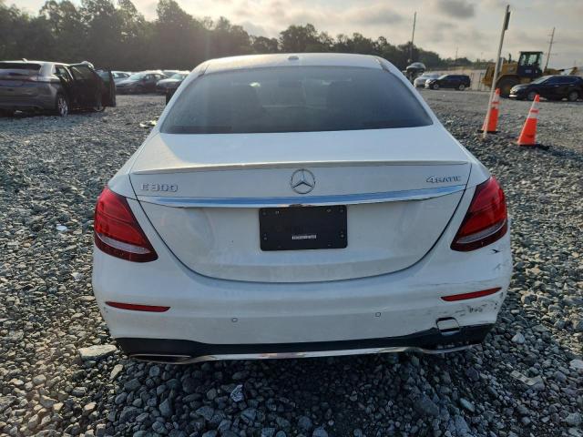  MERCEDES-BENZ E-CLASS 2017 Biały