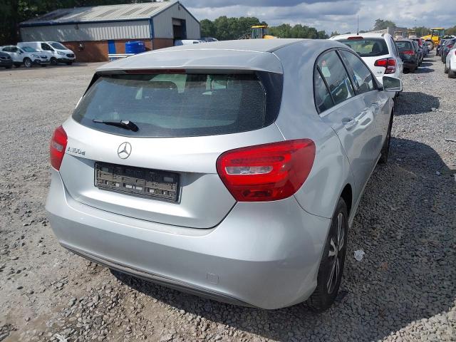 2016 MERCEDES BENZ A 180 D SE