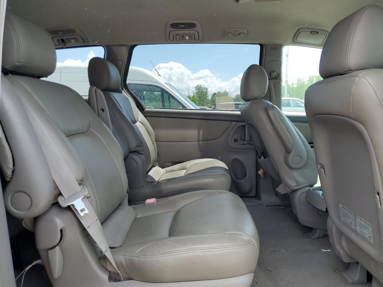 2004 Toyota Sienna Ce VIN: 5TDZA23C74S049639 Lot: 64000015