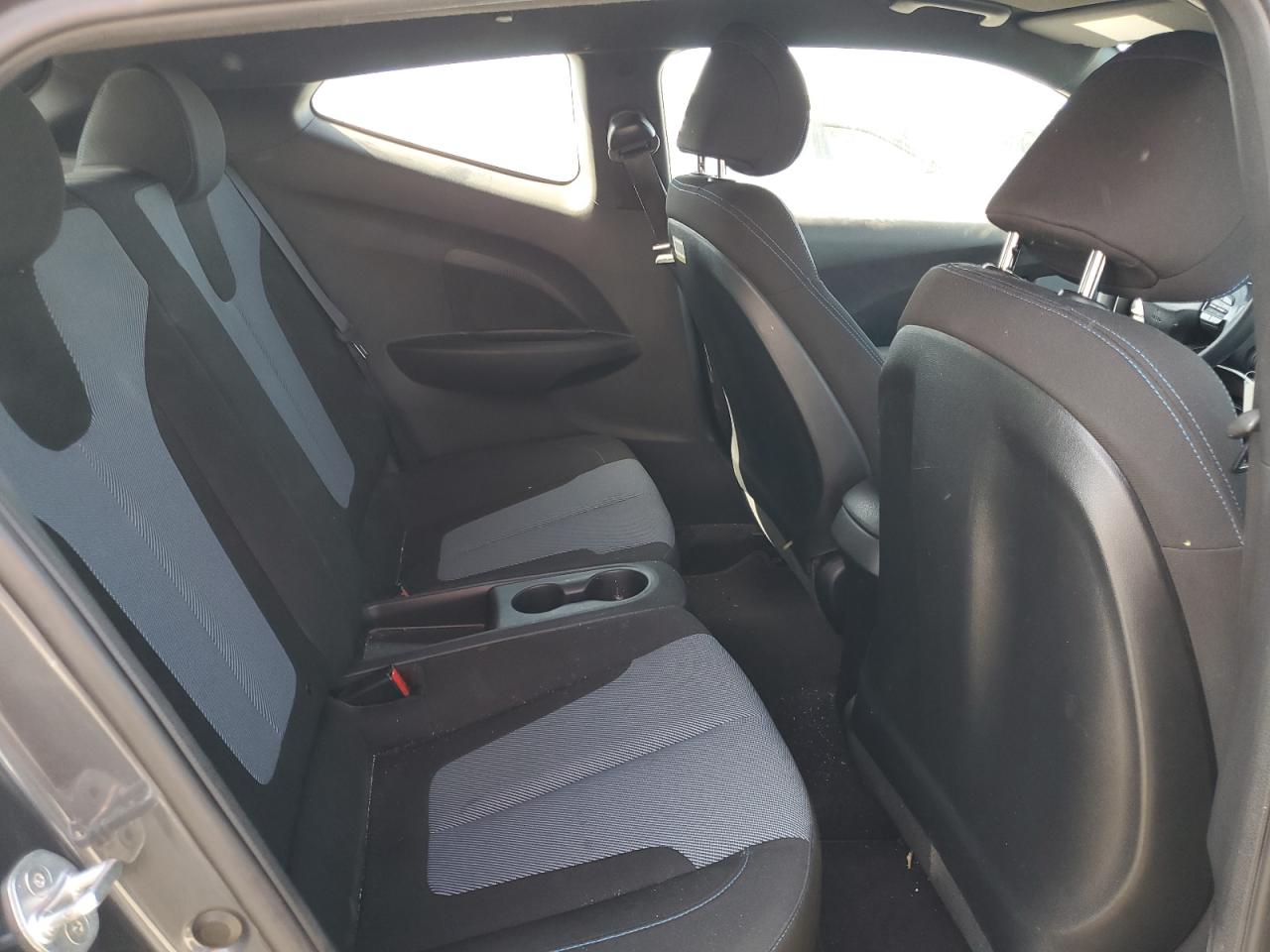 kmhtg6afxlu022918 KMHTG6AFXLU022918 2020 Hyundai Veloster Base