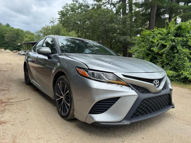  TOYOTA CAMRY 2018 Srebrny