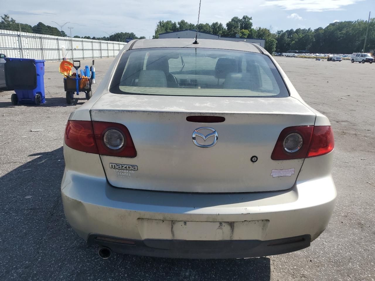 2006 Mazda 3 I VIN: JM1BK12F561417305 Lot: 64701295