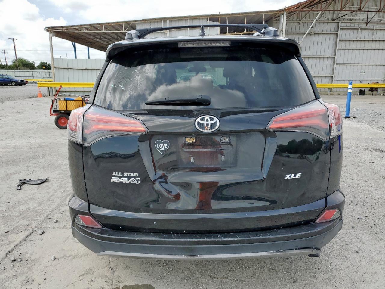 2017 Toyota Rav4 Xle VIN: 2T3WFREV0HW323229 Lot: 64946585