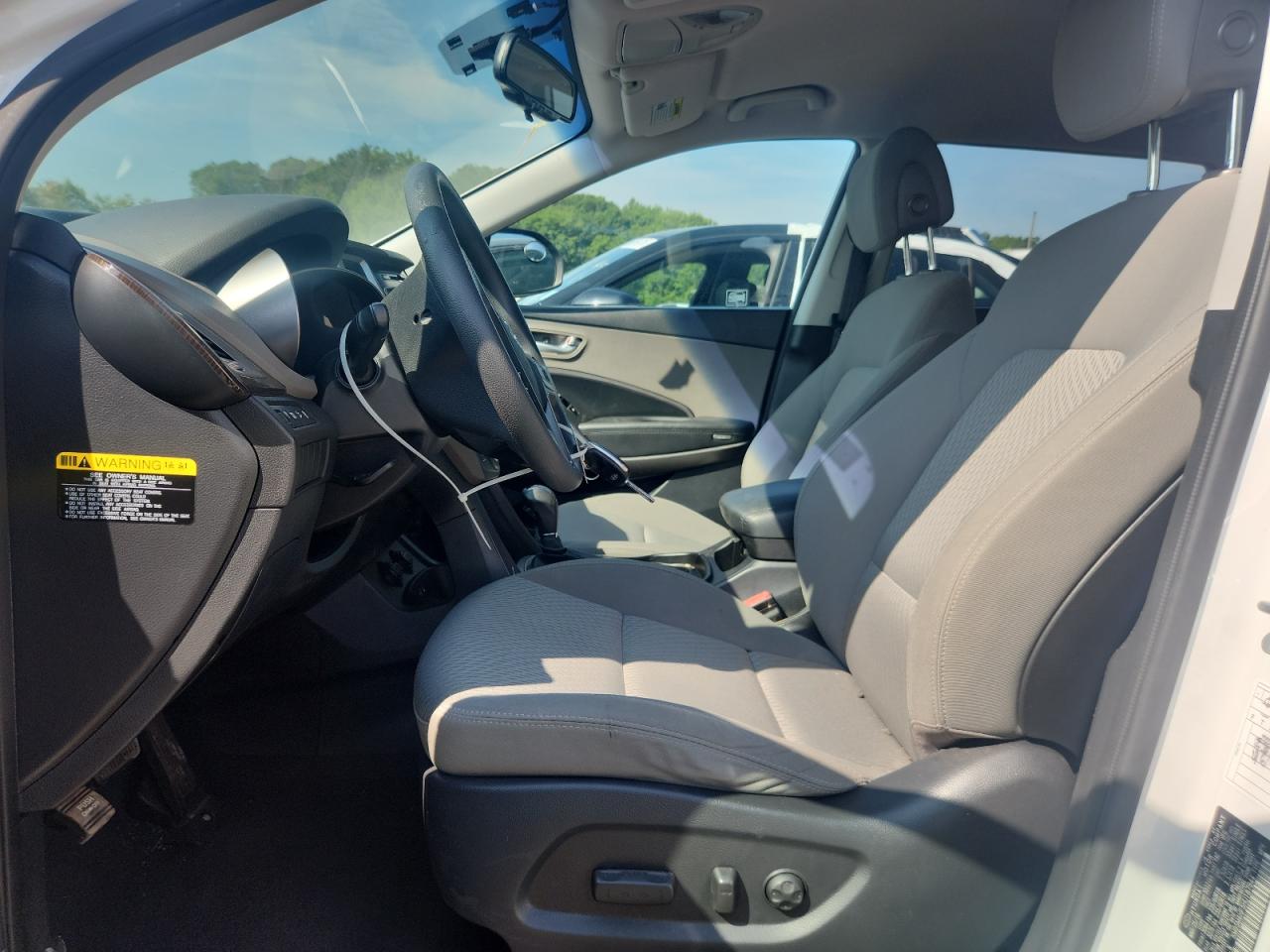 KM8SM4HF5HU187944 2017 Hyundai Santa Fe Se