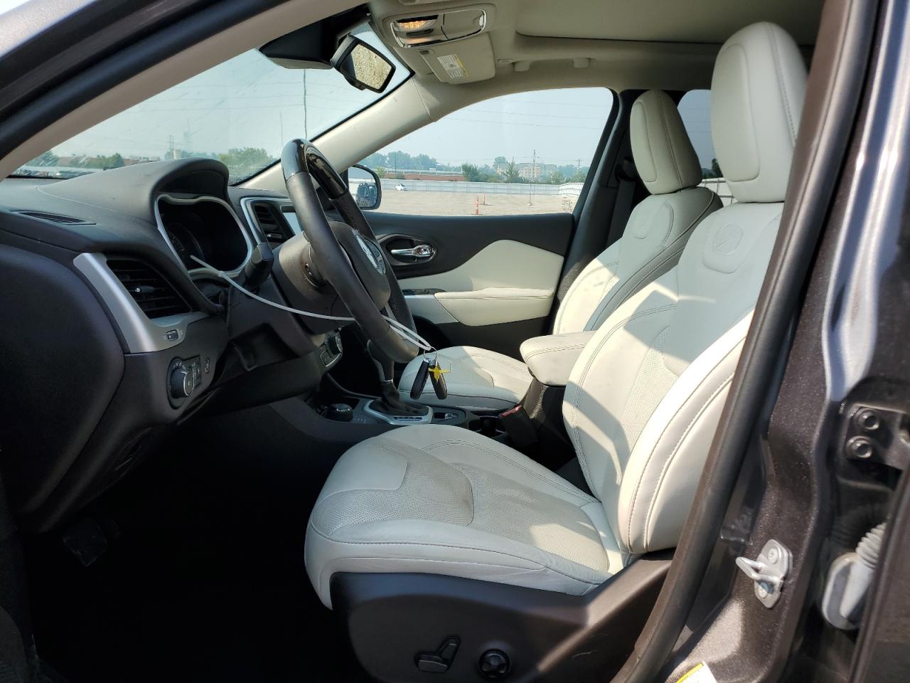 2018 Jeep Cherokee Overland VIN: 1C4PJMJXXJD516231 Lot: 67133315